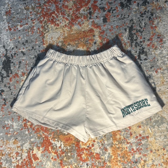 Trendy shorts - Picture 1 of 3